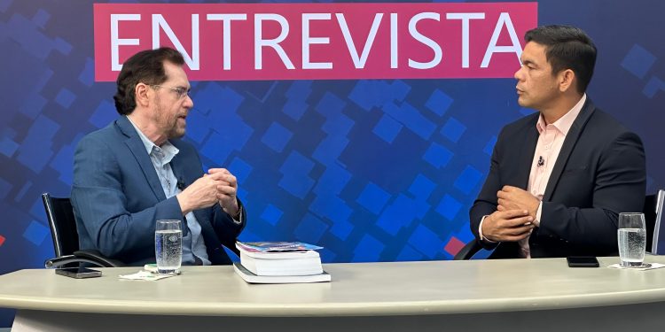 Band Entrevista recebe o senador Plínio Valério