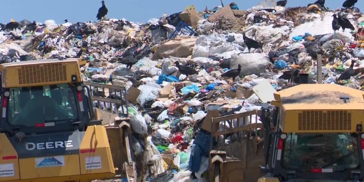 Lixões de 3 capitais podem gerar desastre como o de GO, diz associação