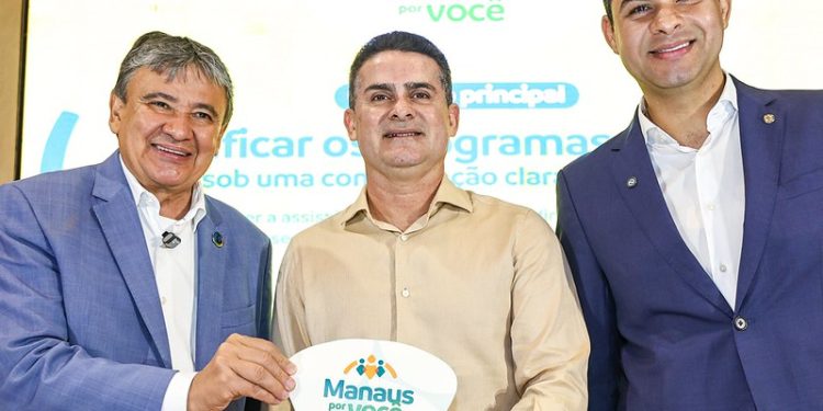 Prefeito David Almeida lança “Manaus Por Você” e anuncia tarifa social de ônibus para 400 mil pessoas