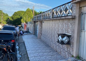 Vídeos: Pistoleiros invadem residência e executam homem a tiros no bairro Flores em Manaus