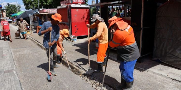 Centro de Manaus recebe serviços de revitalização