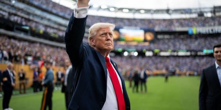 “Faço isso porque posso”, diz Trump sobre tarifa de 50% a produtos do Brasil