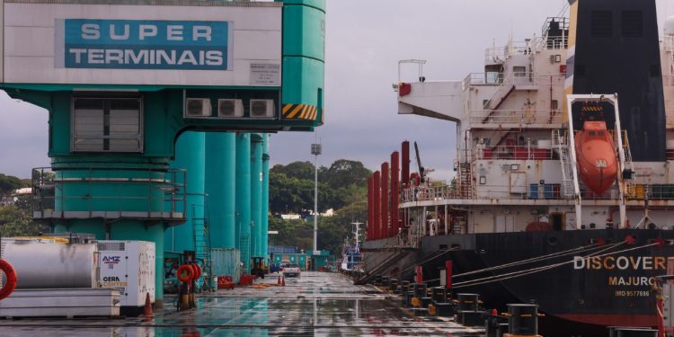 Governador Wilson Lima firma parceria para construção de primeira usina a gás natural do Norte do Brasil para operações portuárias