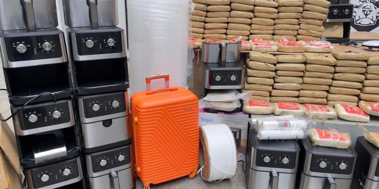 PC-AM apreende mais de 600 kg de maconha tipo skunk e causa prejuízo superior a R$ 12 milhões ao crime organizado