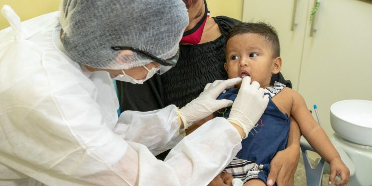 Julho Laranja: Amamentação e respiração nasal são destaque para saúde bucal do bebê