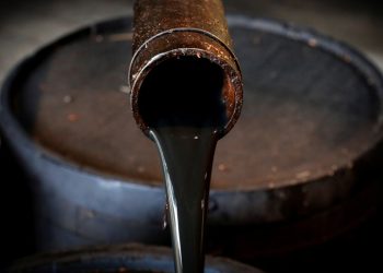 Combustível: governo prevê queda de preço se petróleo mantiver cotação