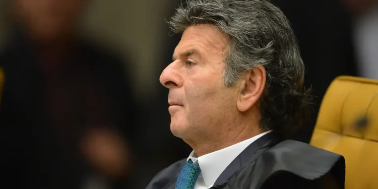 Fux diverge, mas Primeira Turma confirma tornozeleira para Bolsonaro
