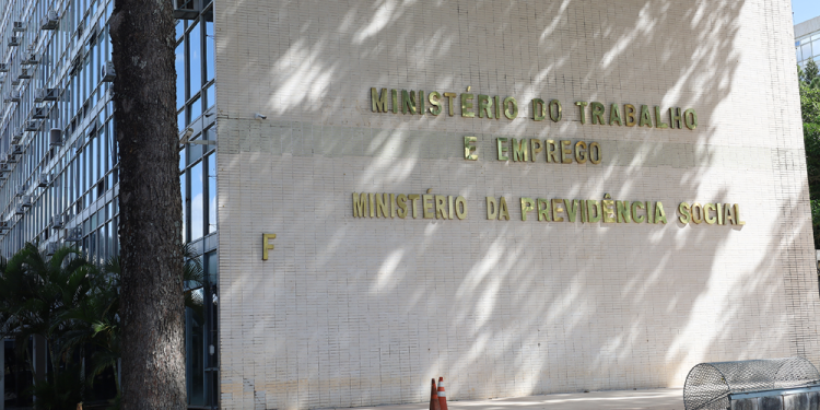 Mais de 1 milhão de aposentados serão ressarcidos por desconto ilegal