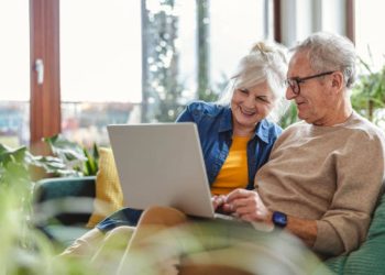 Idosos que usam internet crescem quase quatro vezes em oito anos