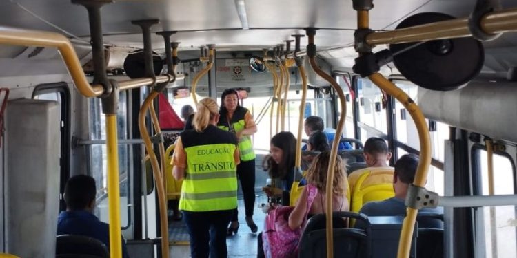 Justiça restabelece decisão sobre pagamento da passagem em dinheiro nos ônibus de Manaus