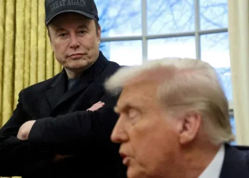 Trump ameaça cortar subsídios de Elon Musk nos Estados Unidos; entenda