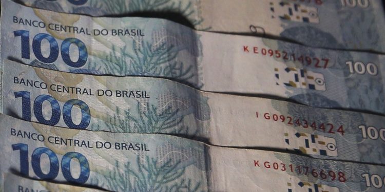 Mercado financeiro reduz previsão da inflação para 5,18%