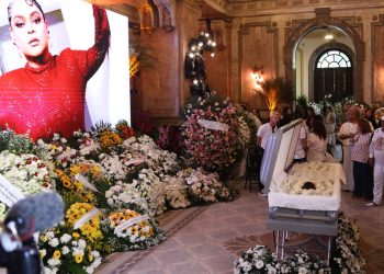 Preta Gil é velada no Theatro Municipal do Rio de Janeiro