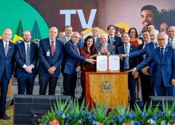 Lula assina decreto da TV 3.0; novo sistema deve começar em 2026