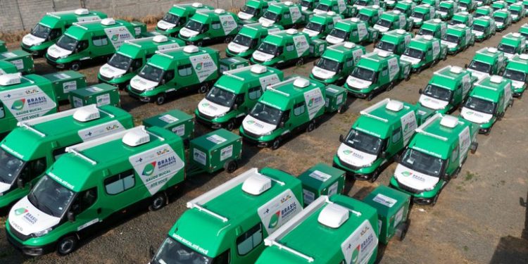 Governo anuncia entrega de 27 unidades móveis de atendimento odontológico ao Amazonas