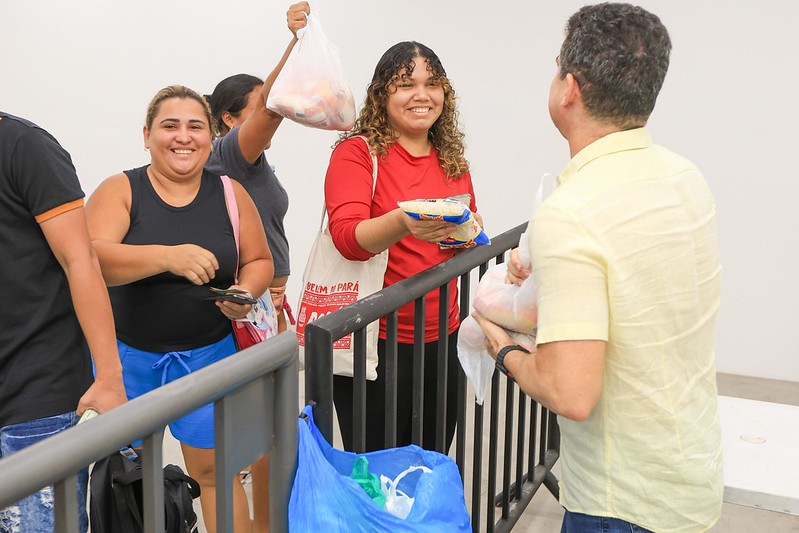 Prefeitura de Manaus acompanha entrega de pulseiras do #SouManaus Passo a Paço 2025