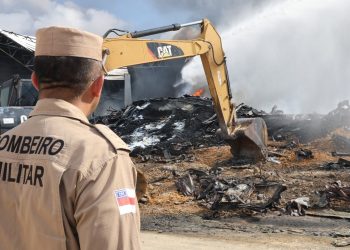 Em Manaus, Prefeitura mantém atuação integrada no combate ao incêndio e controle ambiental no Polo Industrial