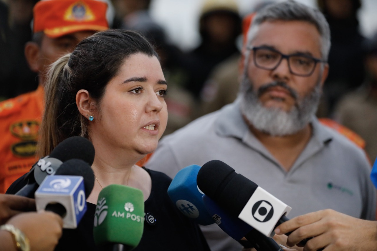 Corpo de Bombeiros Militar do Amazonas apresenta balanço da operação que extinguiu incêndio no Distrito II