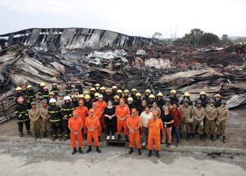 Corpo de Bombeiros Militar do Amazonas apresenta balanço da operação que extinguiu incêndio no Distrito II