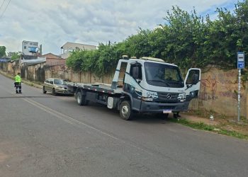 Operação 'Sucata' resulta em retirada de veículos na zona Oeste de Manaus