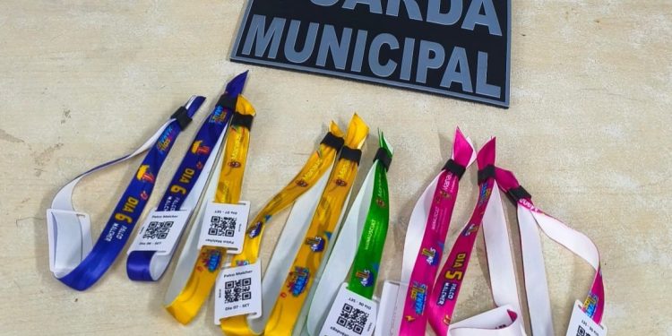 Guarda Municipal impede venda ilegal de pulseiras do ‘#SouManaus 2025’