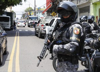 Policiais da ROCAM capturam dois foragidos da Justiça durante patrulhamentos na zona sul