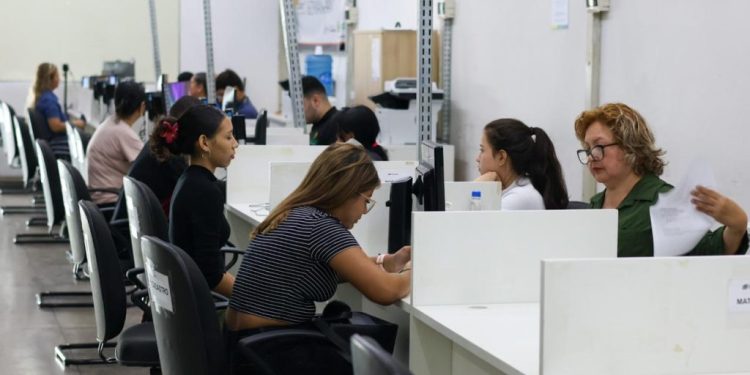 Sine Amazonas divulga 151 vagas de emprego para esta sexta-feira