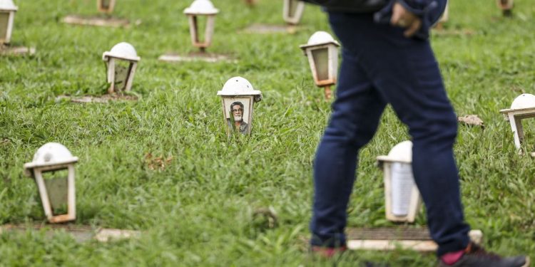 Brasileiros não resgatam de R$ 10 mil a R$ 50 mil de parentes mortos