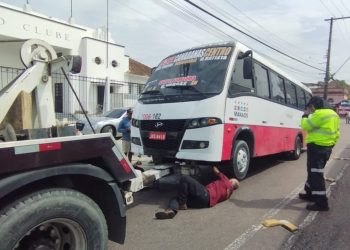 Micro-ônibus com risco de incêndio é apreendido pela Prefeitura de Manaus
