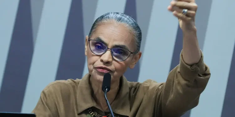 BR-319: Luta não deve ser para proteger menos o meio ambiente, defende Marina Silva