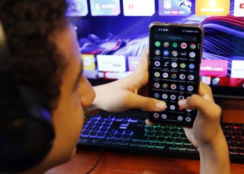 Especialistas alertam que crianças não podem ser “produto” das redes