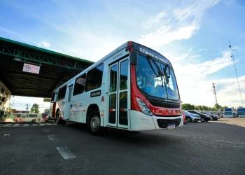 Após acordo entre rodoviários e empresas de ônibus, Prefeitura de Manaus garante normalidade no transporte coletivo
