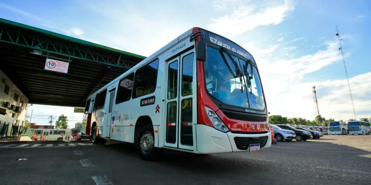 Após acordo entre rodoviários e empresas de ônibus, Prefeitura de Manaus garante normalidade no transporte coletivo