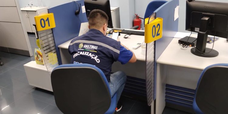 ‘Sem dinheiro nos caixas’: bancos são fiscalizados pelo Procon-AM