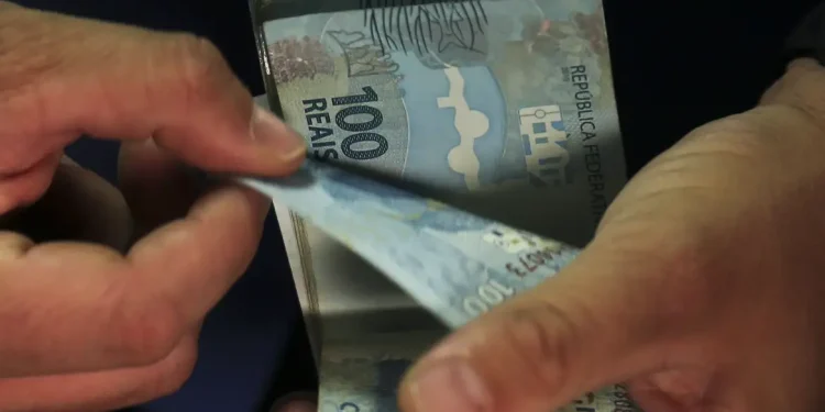 Governo começa a transferir empréstimos antigos para app do consignado