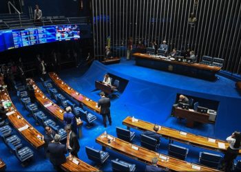 Plenário vota propostas de combate à violência contra a mulher