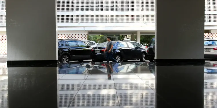 Proporção de brasileiros que moram sozinhos cresce 52% em 12 anos