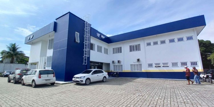 Homem é preso por usar aplicativo de relacionamento para furtar bens de vítimas