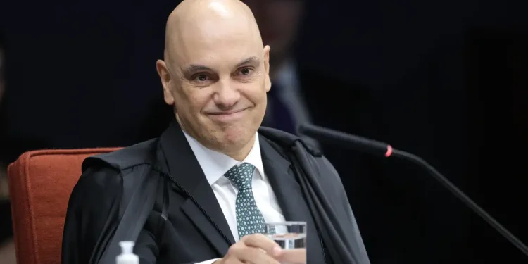 Alexandre de Moraes: STF será imparcial e vai ignorar pressões ao julgar Bolsonaro
