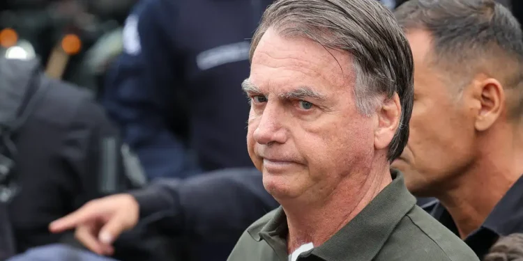 Bolsonaro melhora após hidratação e tratamento medicamentoso