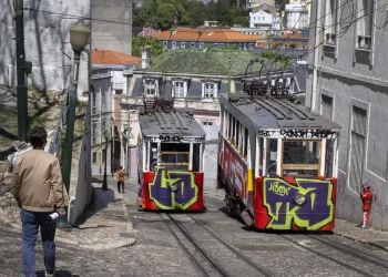 Acidente com bondinho em Lisboa deixa 15 mortos