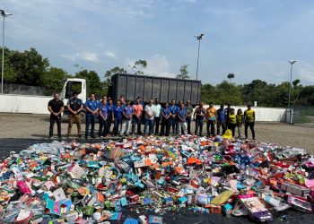 Mais de 50 mil itens irregulares, recolhidos do comércio de Manaus, são destruídos