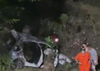 Jovem morre após capotar carro na AM-070, em Iranduba