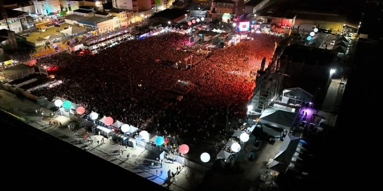 Pablo e Calcinha Preta fazem do Palco Malcher um espetáculo de romantismo e energia no #SouManaus 2025