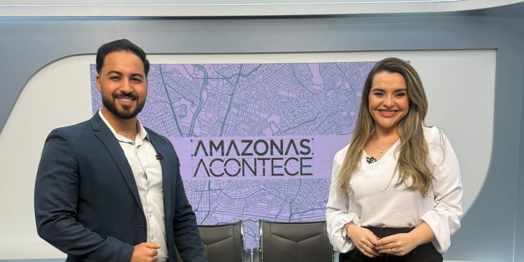 Amazonas Acontece recebe o cirurgião-dentista Iser Castelo, especialista em harmonização orofacial O profissional falou sobre sua trajetória, desmentiu mitos relacionados a procedimentos estéticos e apresentou os novos projetos de sua clínica Manaus (AM) - O cirurgião-dentista e especialista em harmonização orofacial, Dr. Iser Castelo, foi o convidado do programa Amazonas Acontece deste último sábado, 30/9. Com apresentação da jornalista Kelly Abreu, o episódio trouxe a trajetória de Iser na odontologia, explicações sobre os principais procedimentos estéticos e funcionais da harmonização e a importância de buscar sempre resultados naturais e profissionais qualificados. De acordo com o Dr. Iser, a escolha pela odontologia nasceu ainda na infância. “Desde pequeno eu dizia que queria ser dentista, e com apoio da minha família consegui transformar esse sonho em realidade. Hoje, seis anos depois de formado, atuo com a especialidade que amo, a harmonização orofacial”, contou. A virada de chave para a área estética veio durante a pandemia, quando percebeu o impacto da autoestima na vida das pessoas: “Cuidar da beleza e do bem-estar dos pacientes é algo muito gratificante. Vi que podia ajudar de forma além da saúde bucal, oferecendo equilíbrio estético e emocional.” Harmonização orofacial O especialista explicou que a harmonização orofacial é um conjunto de procedimentos — como preenchimentos, bioestimuladores de colágeno, Botox e lipo de papada — que visam melhorar a simetria, rejuvenescer e elevar a autoestima dos pacientes. Ele reforçou que os resultados devem ser sempre sutis: “Não adianta vender um rosto que não cabe no paciente. O segredo é alinhar expectativas e buscar a naturalidade.” Mitos e verdades sobre o Botox Entre os pontos abordados, o cirurgião-dentista esclareceu que o Botox não tem idade certa para começar, e que pode ser usado tanto para prevenção quanto para tratamento de rugas já instaladas. Além da estética, o produto tem aplicações funcionais importantes, como em casos de bruxismo, sorriso gengival e dores de cabeça relacionadas à tensão muscular. Sobre a durabilidade, destacou que os efeitos variam entre 4 e 6 meses, dependendo de fatores como metabolismo, rotina e hábitos do paciente. Escolha do profissional e redes sociais Questionado sobre exageros vistos na internet, o especialista foi direto: “Tudo que é exagerado ganha visibilidade nas redes sociais, mas não significa que seja saudável". O paciente precisa escolher um profissional de confiança, registrado no Conselho Regional de Odontologia, que valorize saúde e naturalidade acima de modismos”, disse. Ativo nas redes sociais, o Dr. Iser reconheceu que vencer a timidez para se comunicar foi um desafio, mas hoje considera o Instagram sua principal vitrine: “Se você mostra com clareza o que entrega, atrai confiança e desperta a curiosidade de quem busca um atendimento seguro.” Novos projetos em Manaus À frente da Castelo Odontologia & Harmonização, localizada na rua René de Napolis, bairro Adrianópolis, na zona Centro-Sul de Manaus, o especialista revelou novidades para este ano, incluindo novas técnicas aprendidas em congressos e cursos realizados em São Paulo, Brasília, Minas Gerais e Recife. “Estamos em uma nova fase, com mais recursos e estrutura para oferecer resultados ainda melhores. Tenho certeza que os pacientes vão se surpreender.” Quem tiver interesse em conhecer a Clinica, seus procedimentos e novidades previstas para este ano, pode acessar as redes sociais do Dr. Iser Castelo, ligar para o número (92) 98268-0410 ou visitar a sede do empreendimento. O Amazonas Acontece é transmitido ao vivo todo sábado, a partir das 17h50, na TV Band Amazonas (canais 13.1 / 518 – NET e 413 – SKY). O episódio fica salvo no canal do Youtube da Band AM. Confira a entrevista na íntegra