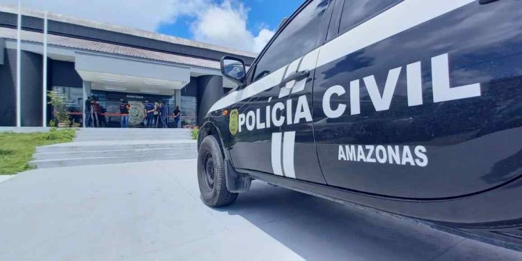 Dupla é presa em flagrante por extorsão e comunicação falsa de crime