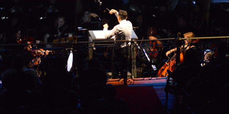 Espetáculo “Trilogia Tudor: As Três Rainhas” estreia no Teatro Amazonas