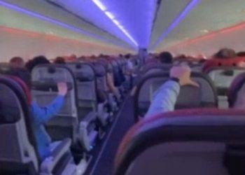Vídeo mostra pânico de passageiros em avião da Latam atingido por granizo