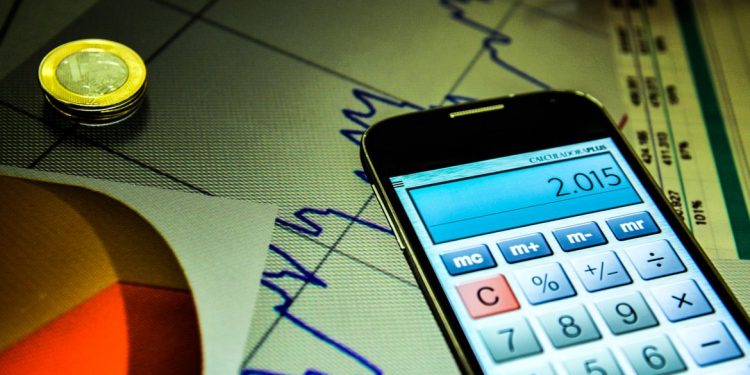 Mercado financeiro projeta inflação de 4,83% em 2025