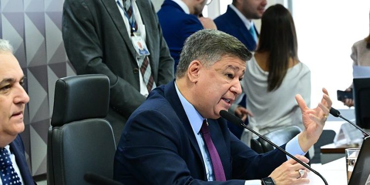 CPMI aprova rastrear visitas do 'careca do INSS' ao Congresso